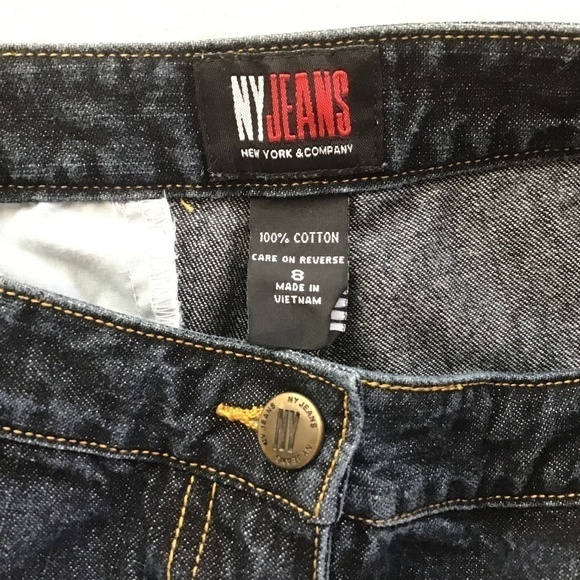 NY JEANS NEW YORK & COMPANY SIZE 8 CAPRI BLUE JEANS - Picture 3 of 7